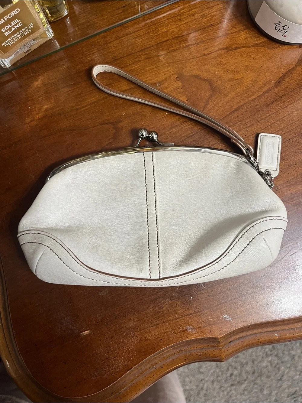 Coach hobo Cream Leather Kiss-Lock Wristlet with Silver Hardware